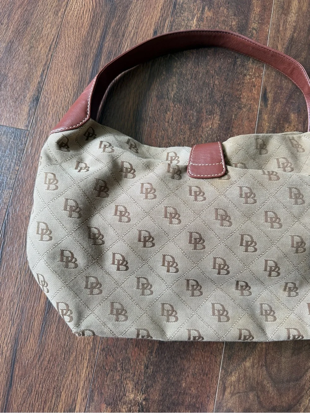 Dooney & Bourke very good